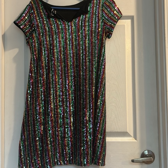 Girls party dress - Picture 2 of 3